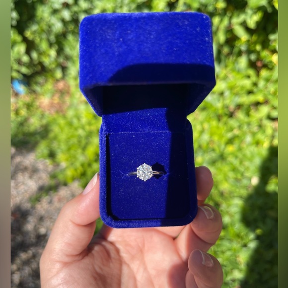 Zhedora Jewelry 2 Carat Brilliant Cut Moissanite Engagement Ring